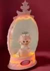 Pembe Renk Kız Figürlü Müzikli Ve Işıklı Kar Küresi