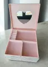 Pembe Renk Kutulu Ayna Detaylı Takı Organizer