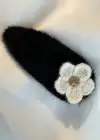 Siyah Renk Çiçek Figürlü Peluş Yan Toka