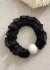 Siyah Renk İnci Detaylı Lastik Toka