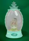 Yeşil Renk Kız Figürlü Müzikli Ve Işıklı Kar Küresi