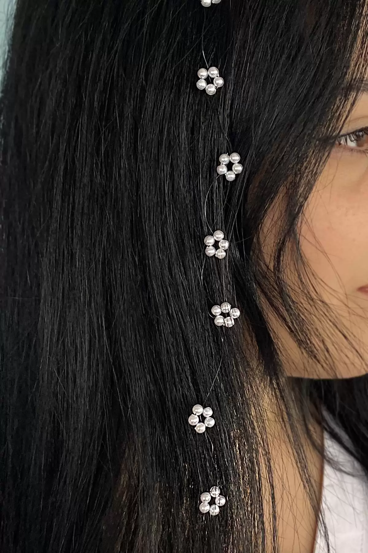 Siyah Renk İnci Detaylı Çiçek Figürlü Çıtçıtlı Saç Aksesuarı