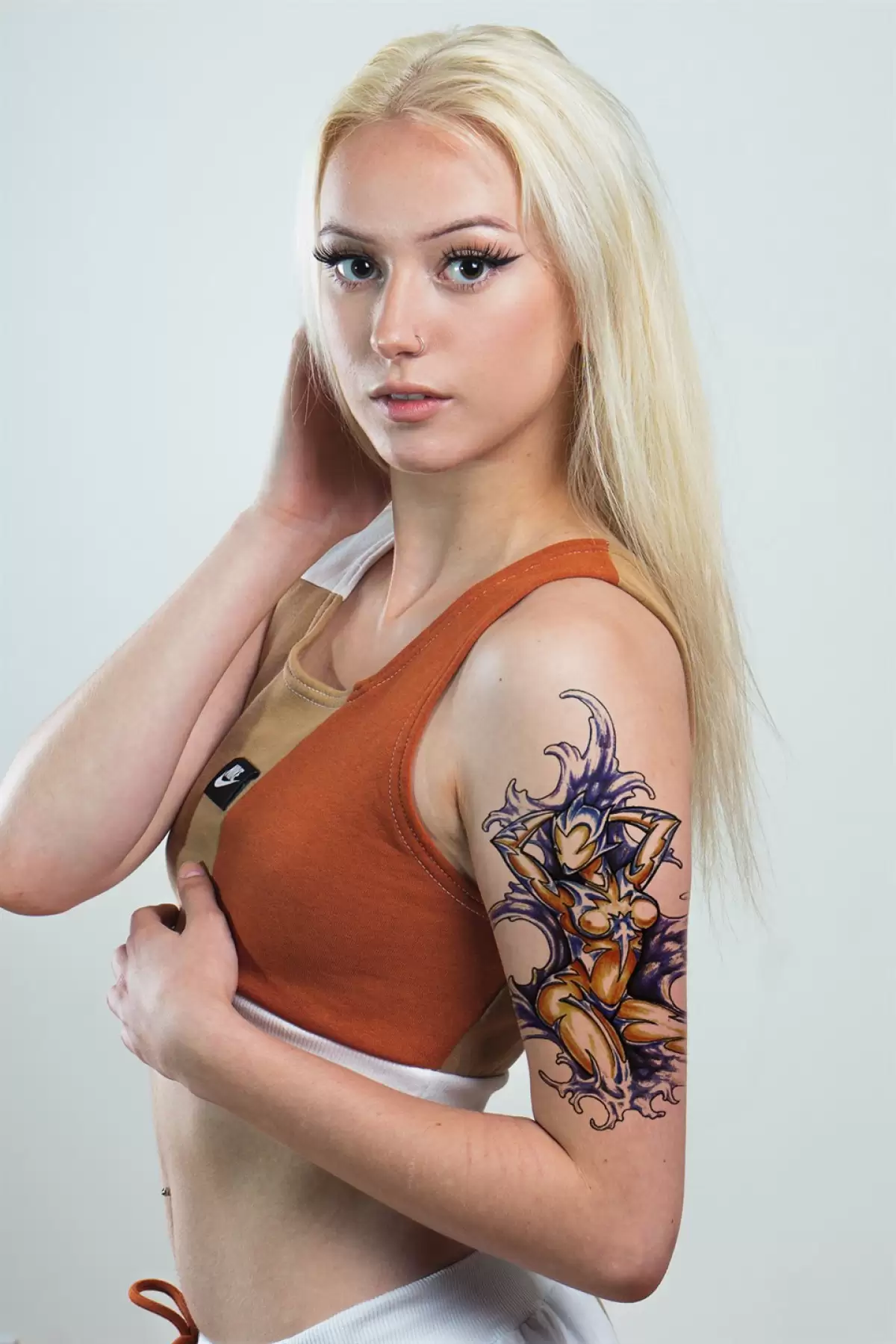 Geçici Kadın Modelli Dövme Tattoo