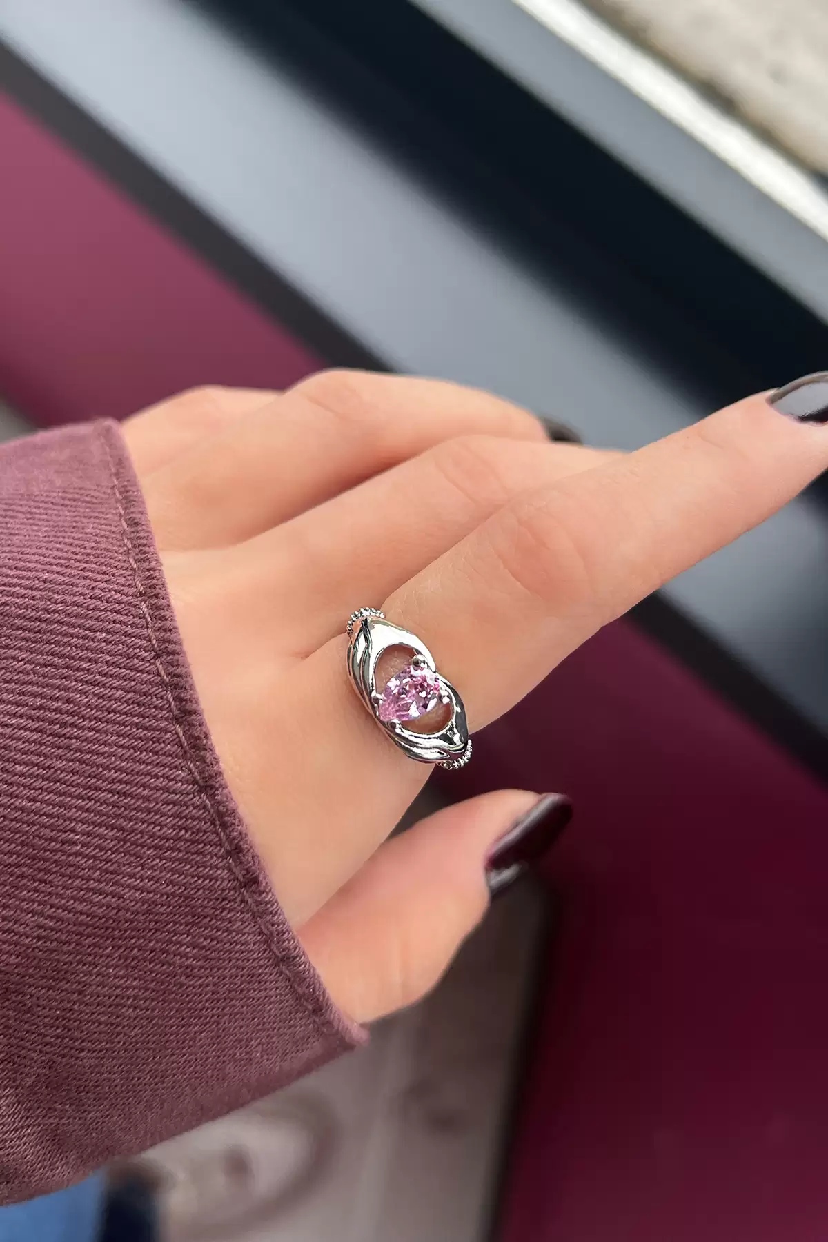Gümüş Renk Kalp Detaylı Pembe Taşlı Ayarlanabilir Yüzük