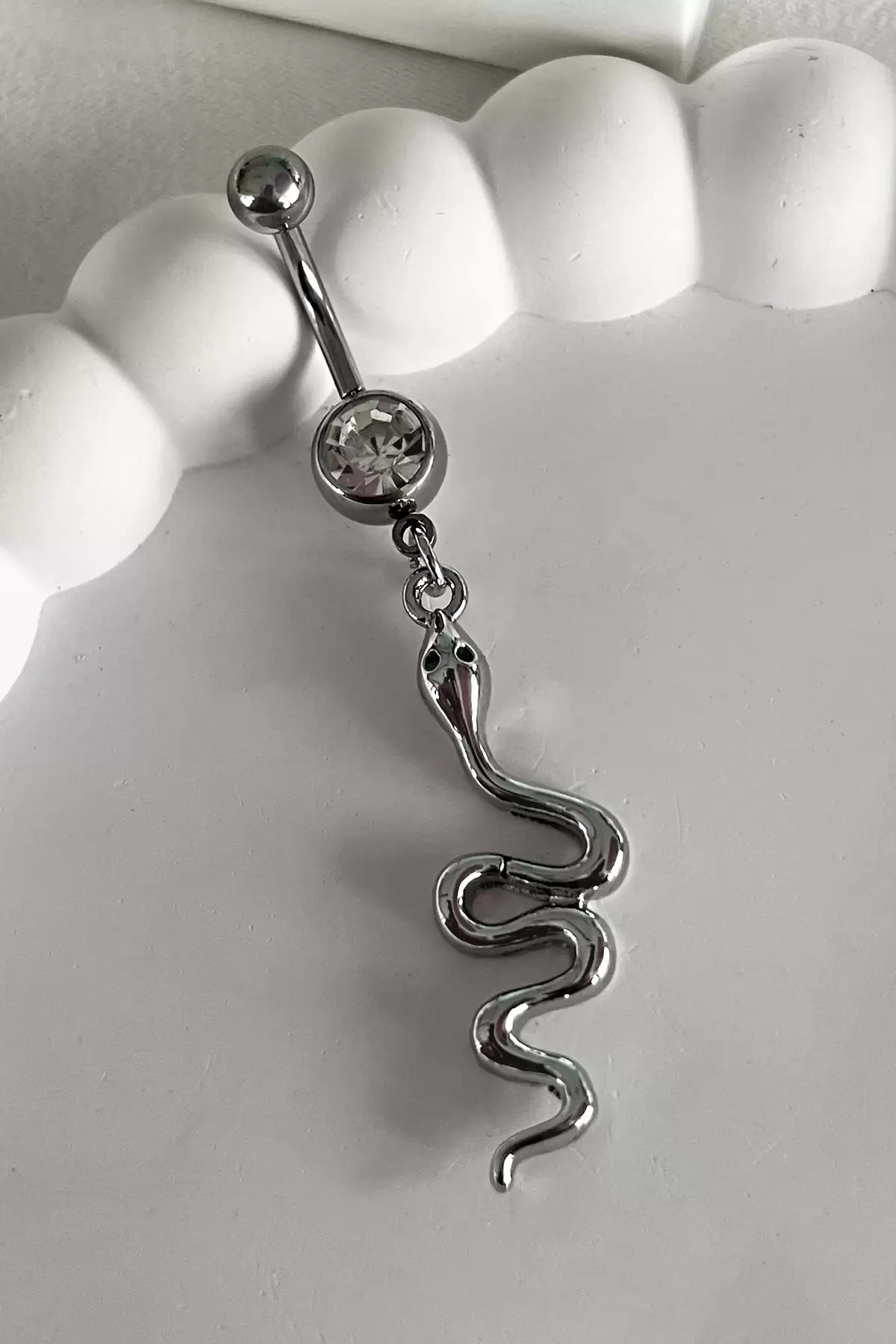 Gümüş Renk Yılan Figürlü Cerrahi Çelik Göbek Piercing