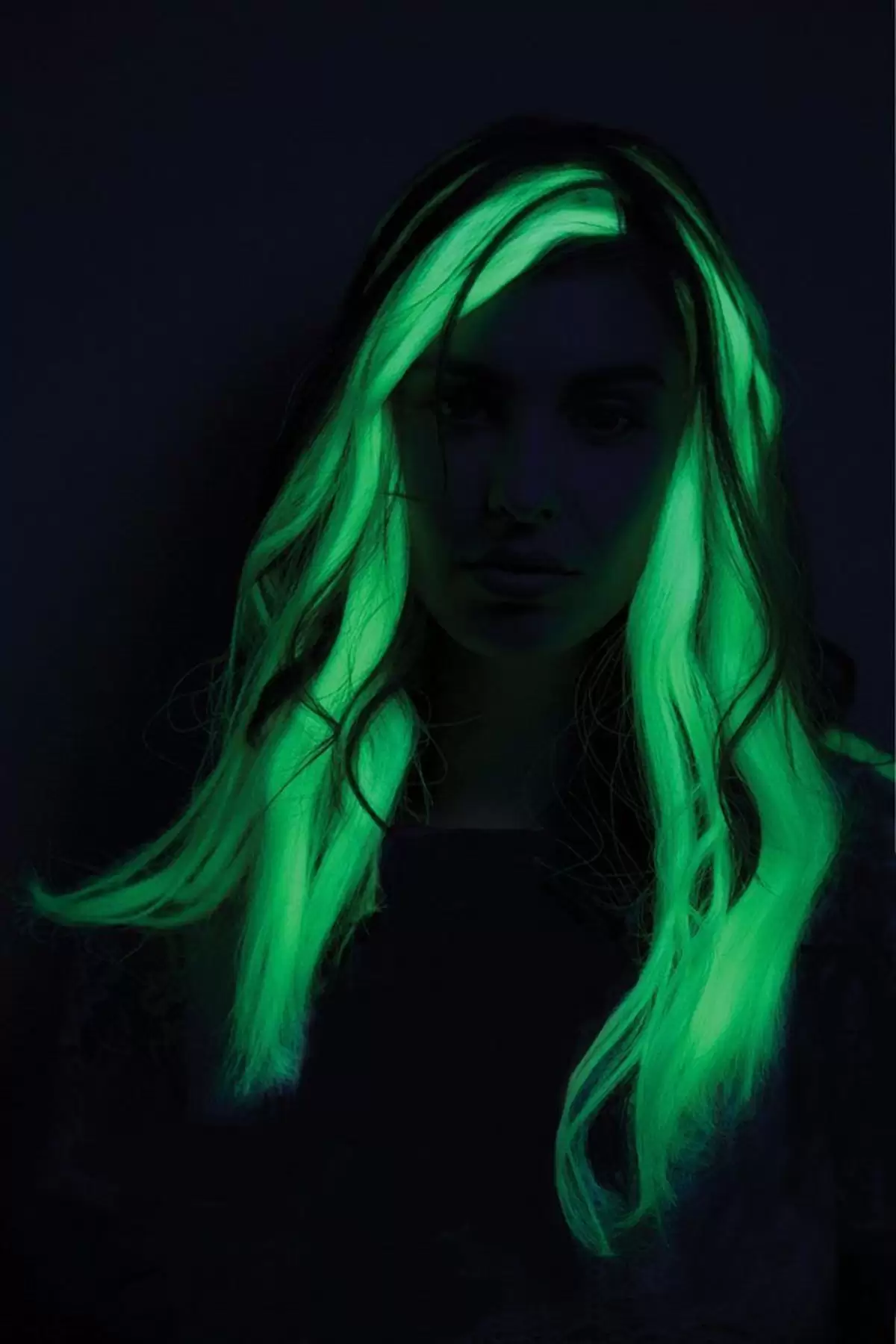Karanlıkta Renk Değiştiren Saç - Glow In The Dark