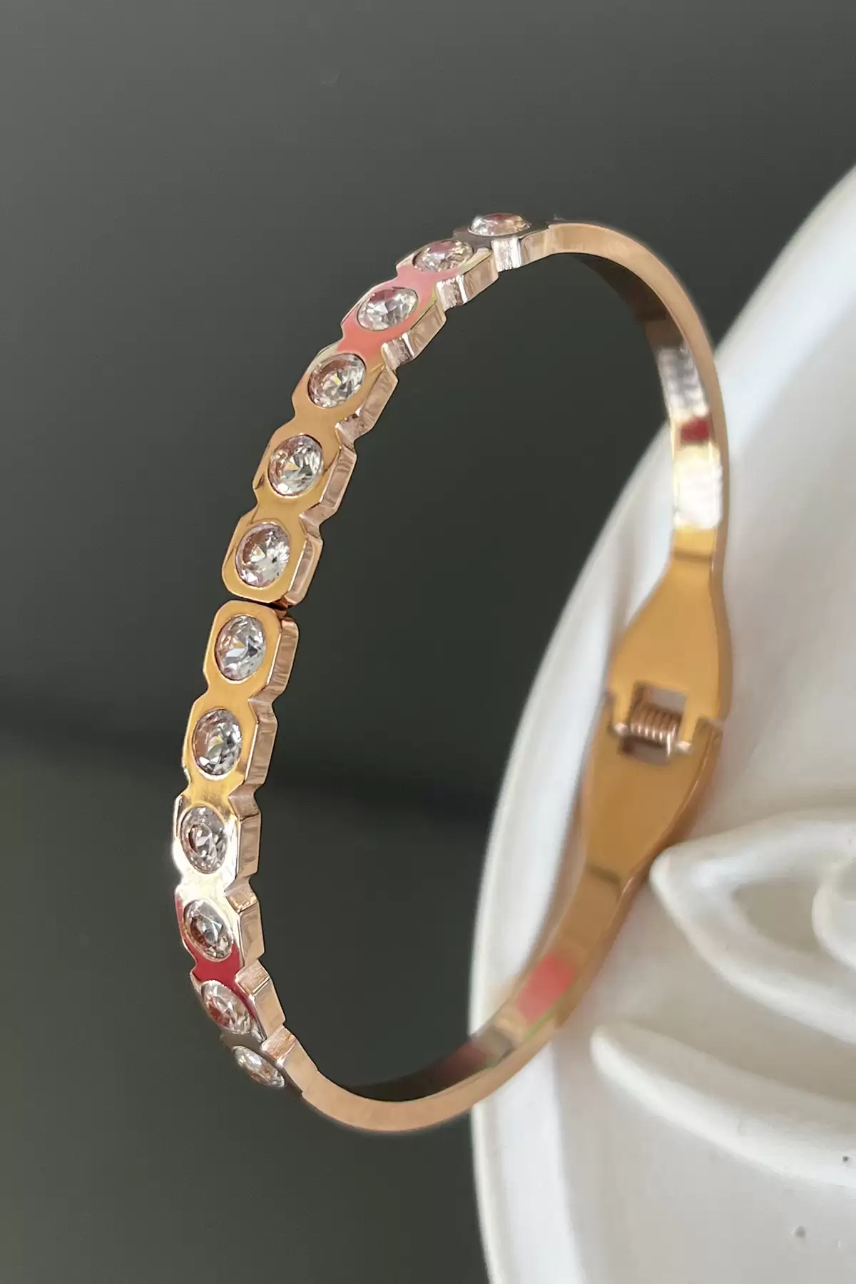 Rose Renk Taşlı Çelik Kelepçe Bileklik