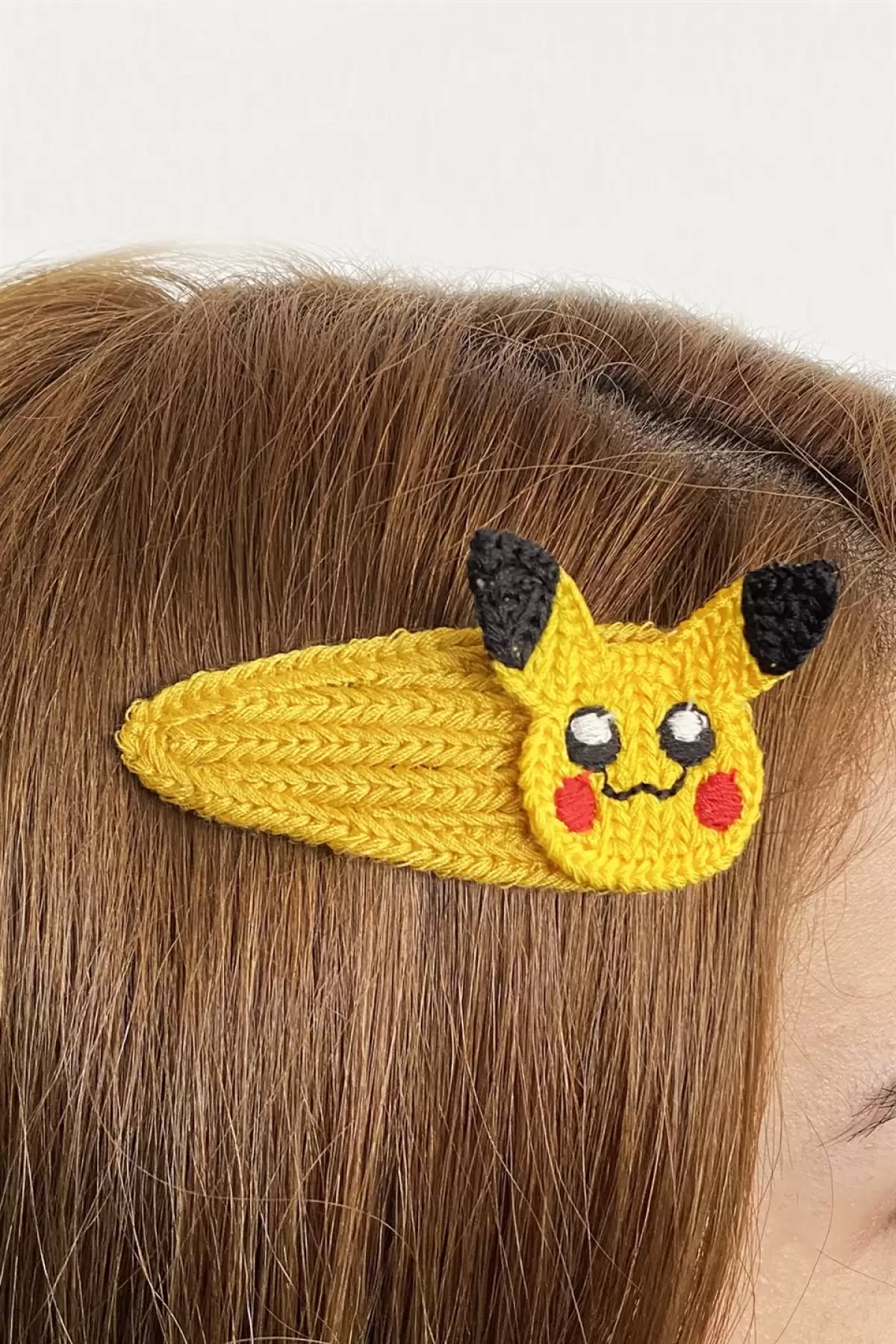 Sarı Renk Pikachu Figürlü Yan Toka