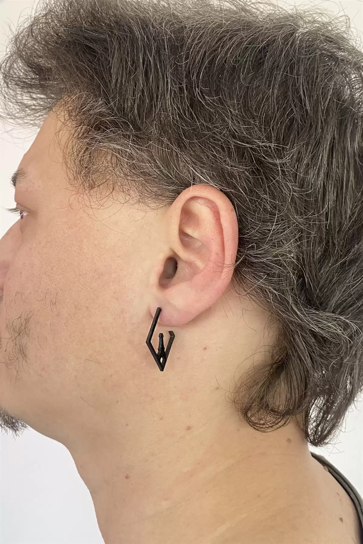 Siyah Renk Eyfel Kulesi Detaylı Unisex Küpe (Tek)