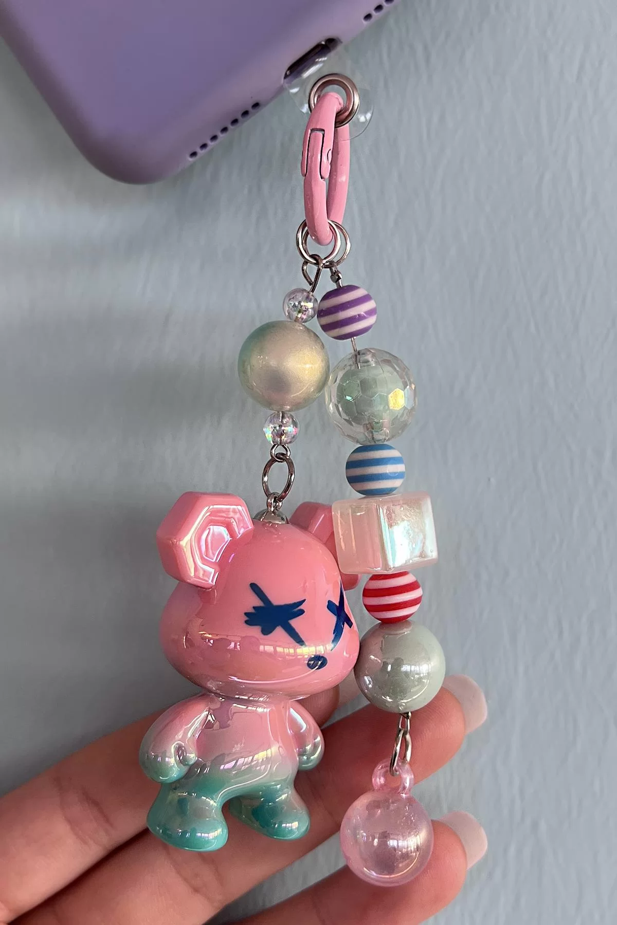 Açık Pembe Renk Boncuklu Telefon Aksesuarı