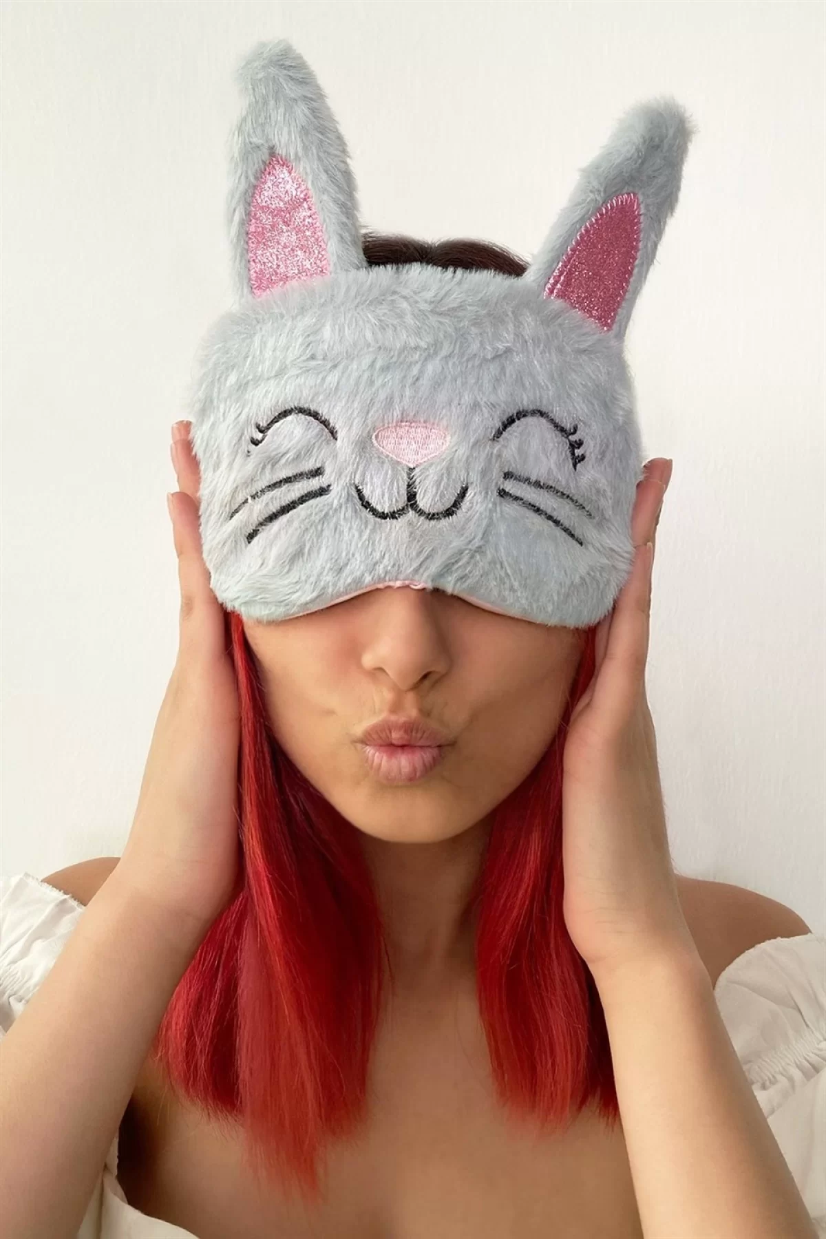 Gri Renk Kedi Figürlü Uyku Bandı