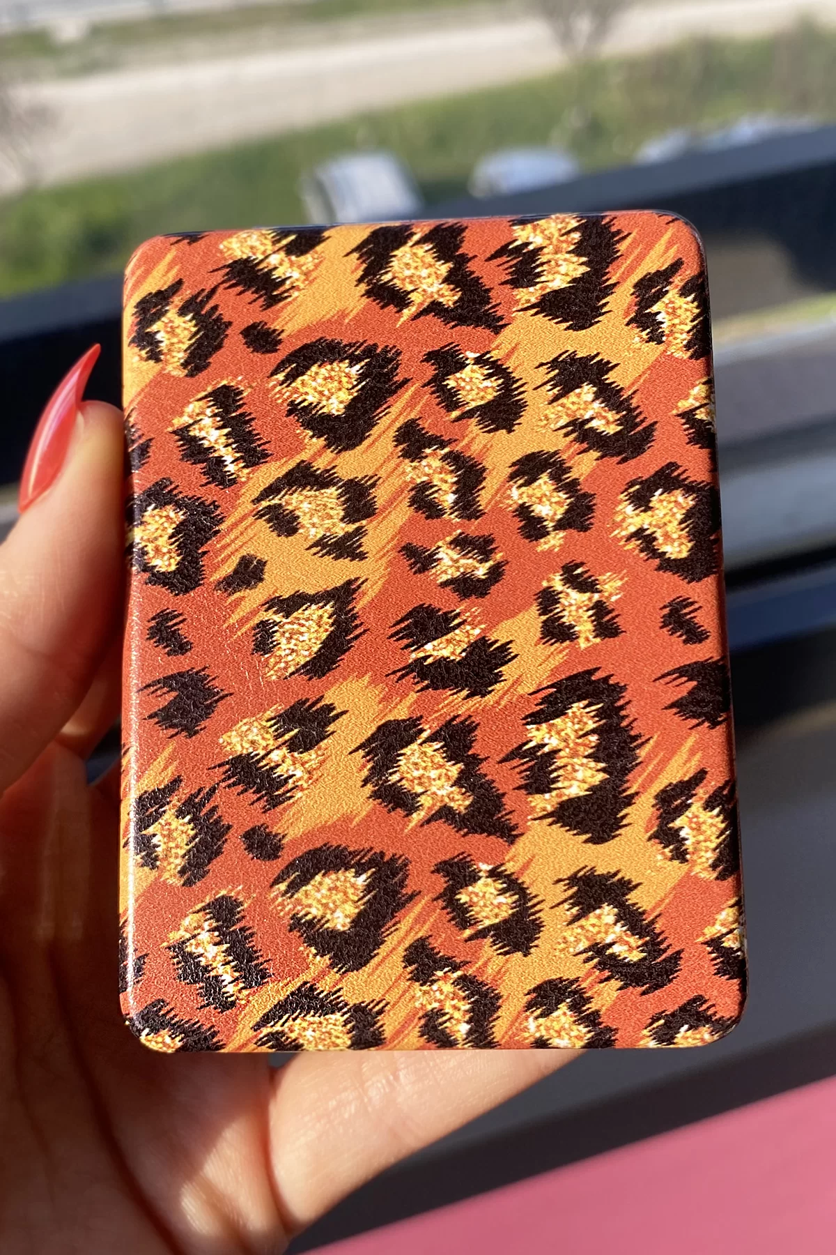 Kahverengi Leopar Desenli Cep Ayna