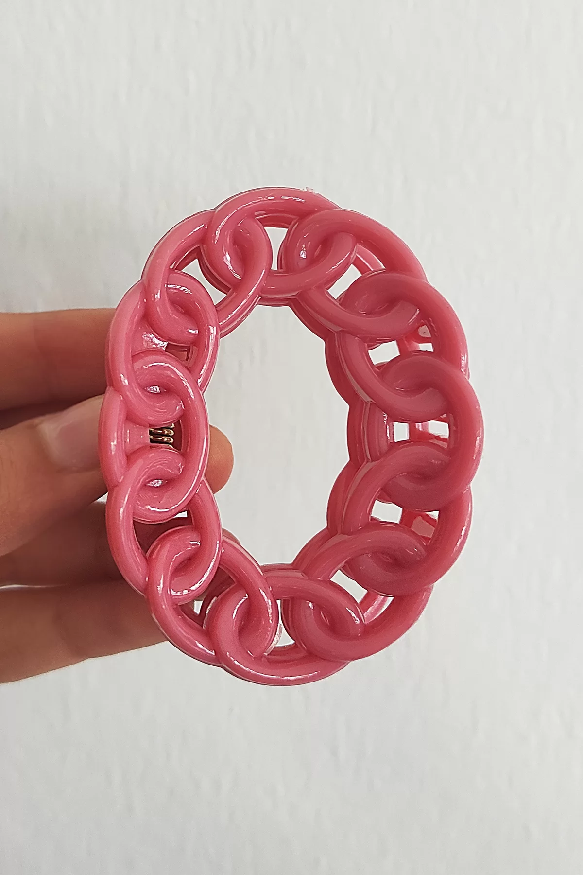 Koyu Pembe Renk Zincir Detaylı Mandal Toka
