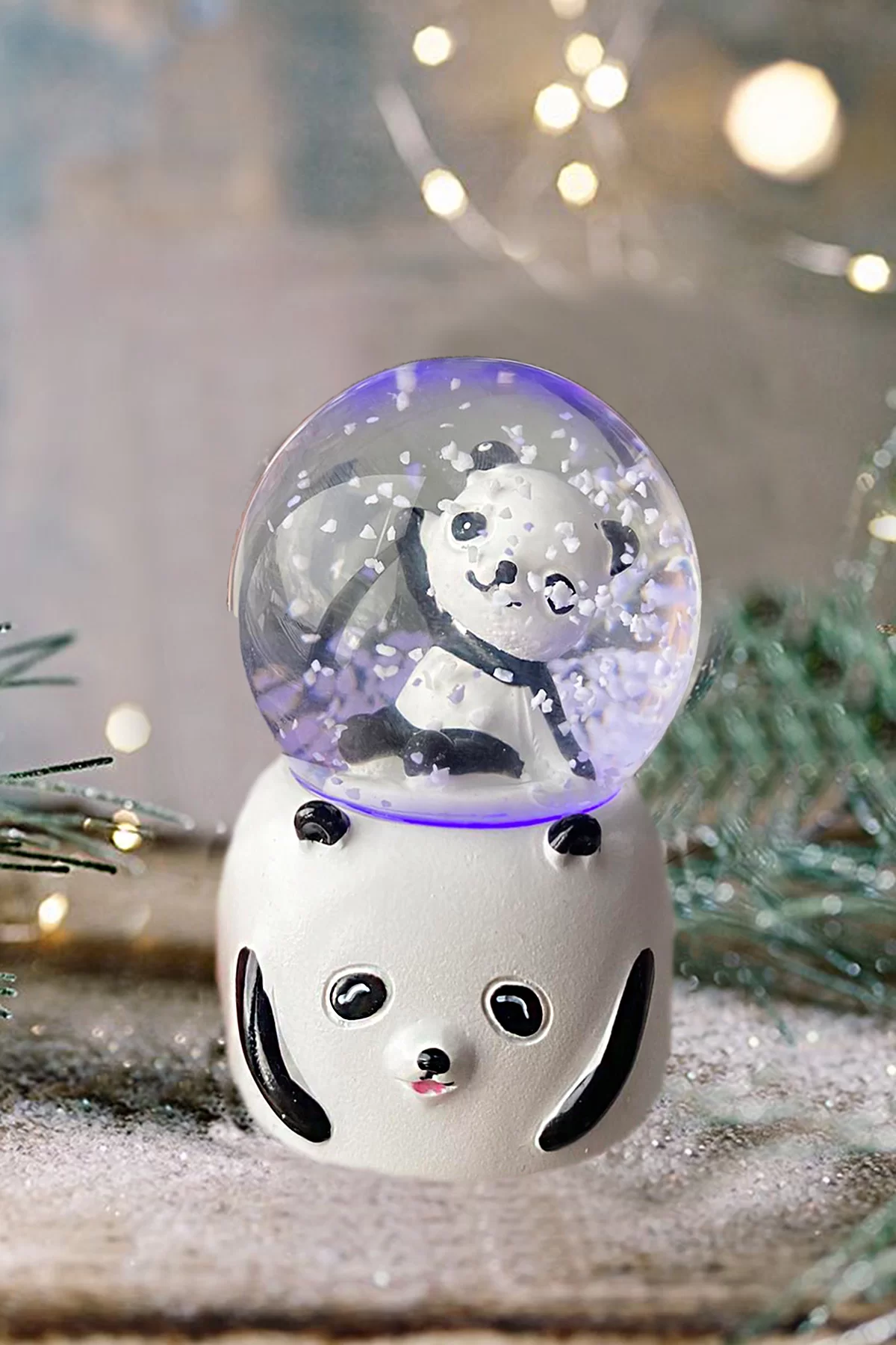 Panda Figürlü Işıklı Küçük Boy Kar Küresi