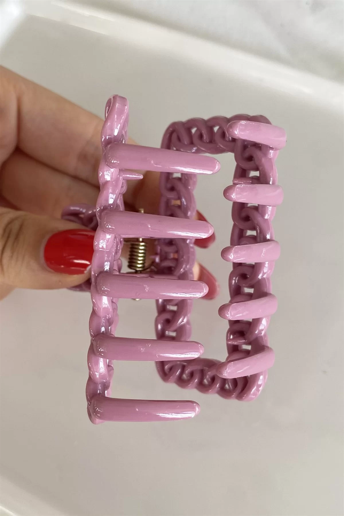 Pembe Renk Zincir Detaylı Mandal Toka