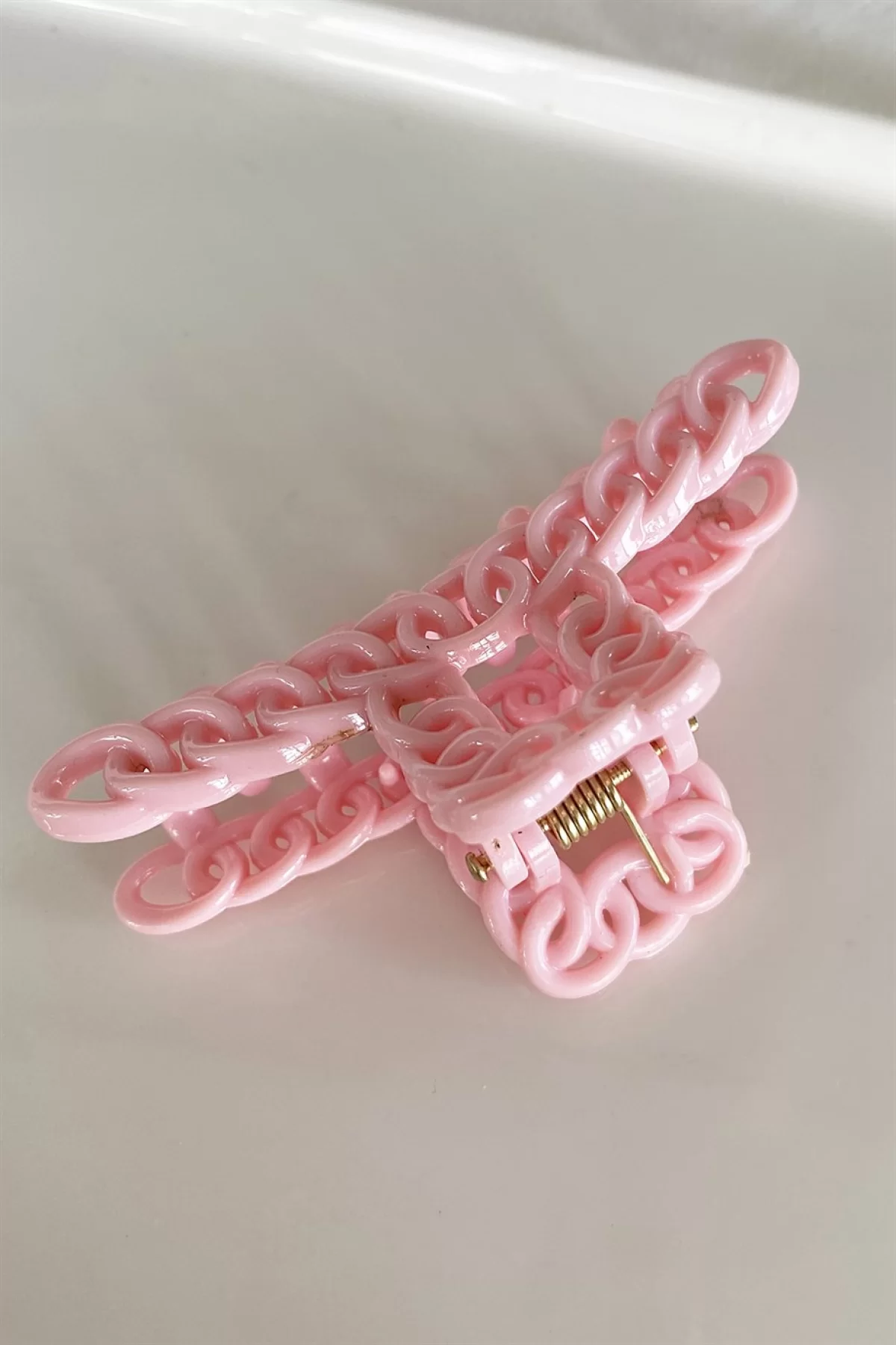 Pembe Renk Zincir Detaylı Mandal Toka