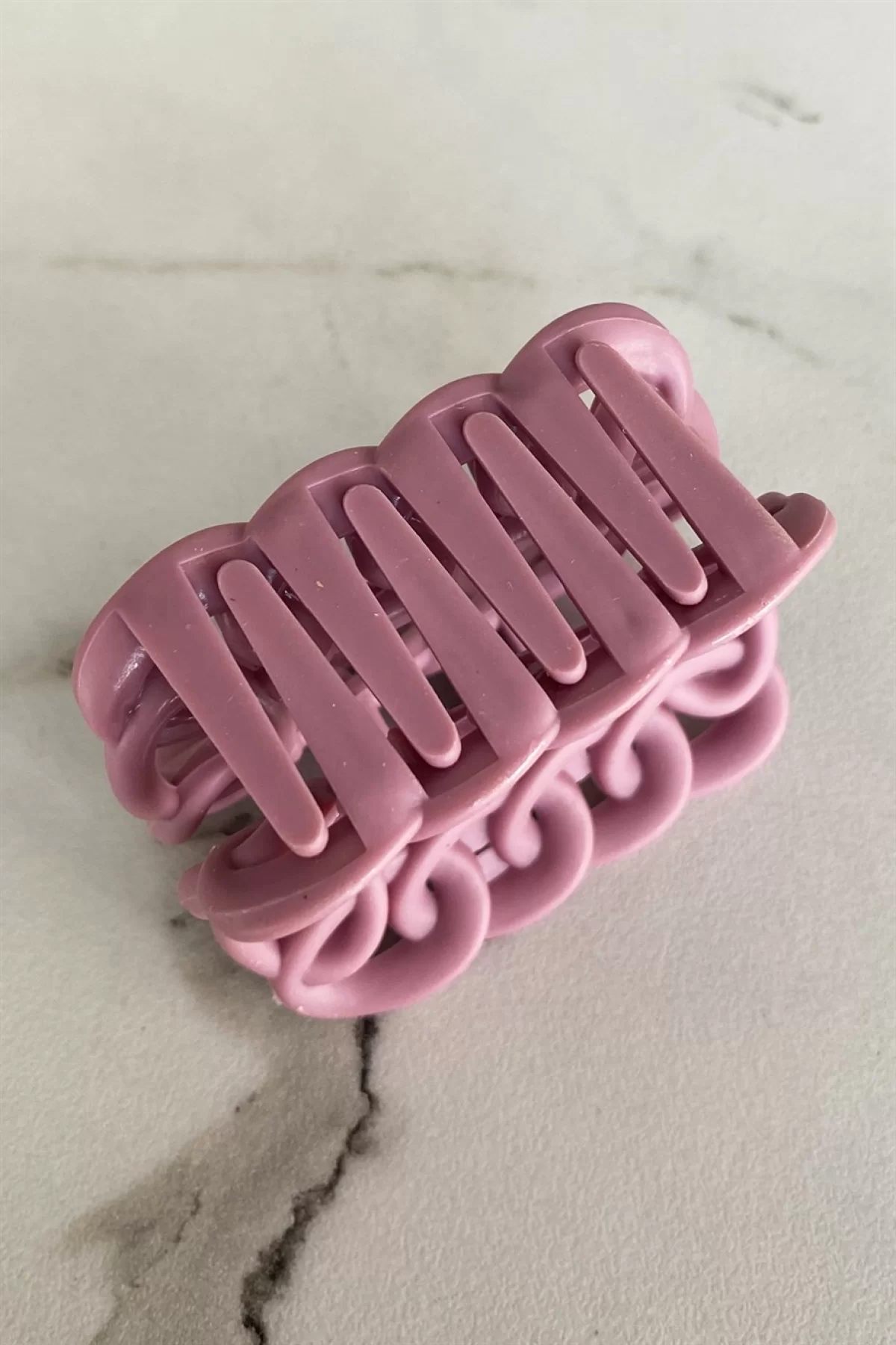 Pembe Renk Zincir Detaylı Mandal Toka