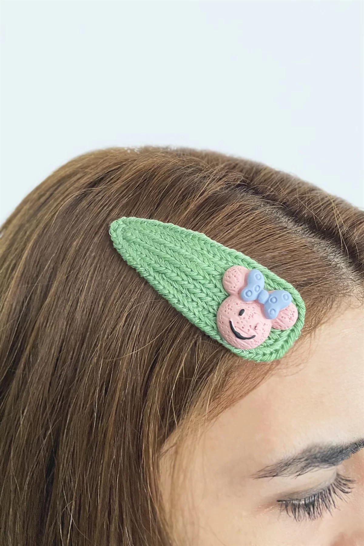 Yeşil Renk Mickey Figürlü Yan Toka