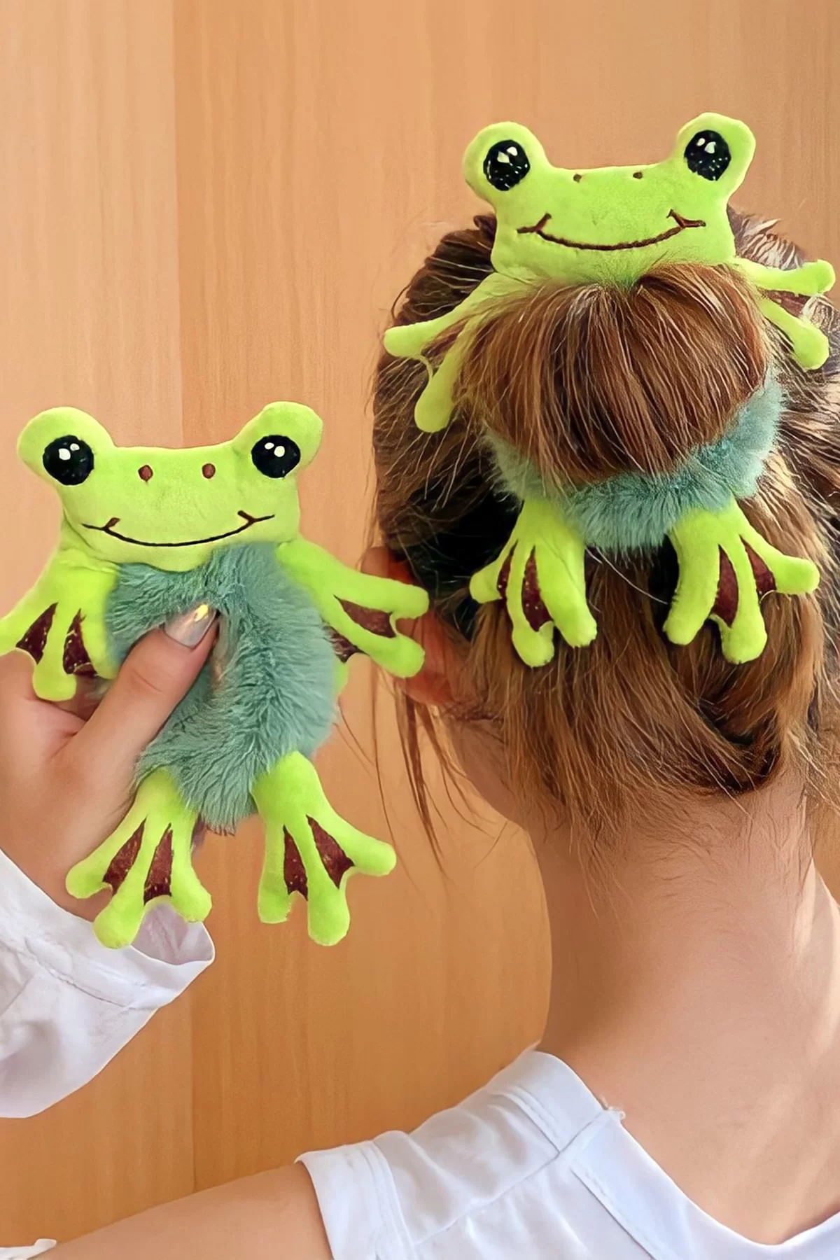 Yeşil Renk Peluş Detaylı Kurbağa Figürlü Simit Toka