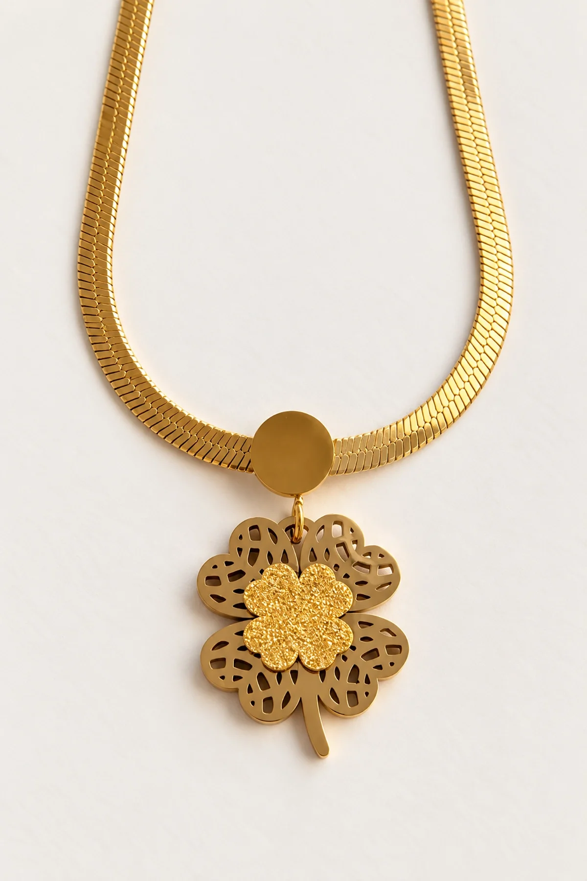 Altın Renk Yonca Figürlü Çelik Kolye