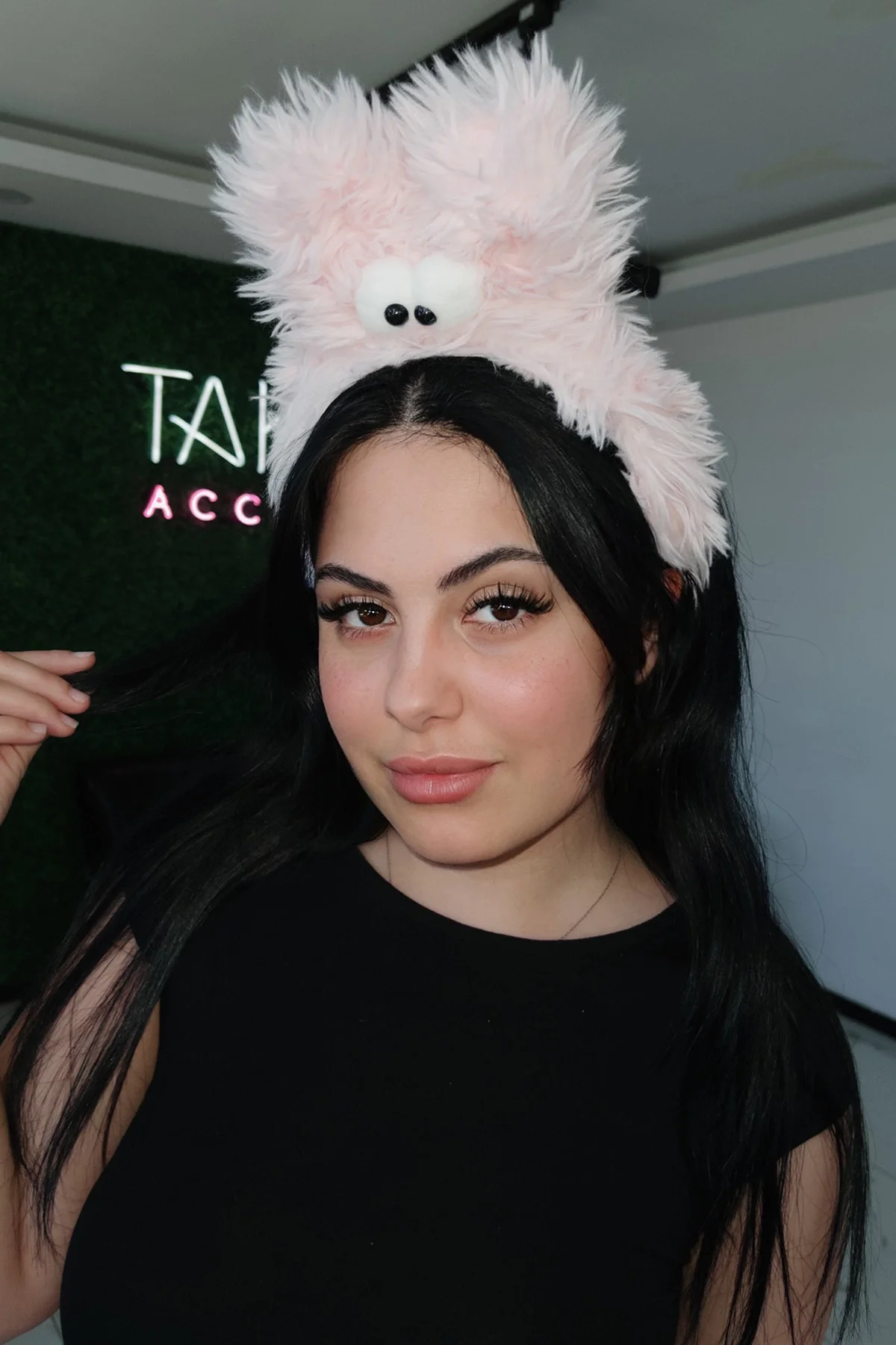 Pembe Renk Canavar Figürlü Peluş Taç