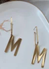 Altın Renk M Harf Figürlü Çelik Küpe (Çift)