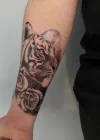 Geçici Kaplan Ve Çiçek Figürlü Dövme Tattoo
