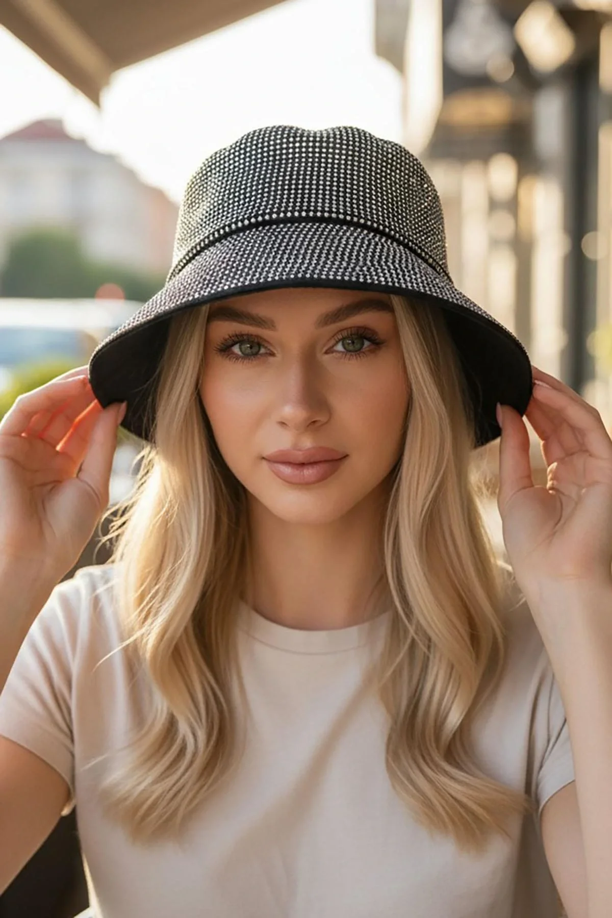Siyah Renk Taşlı Bucket Şapka