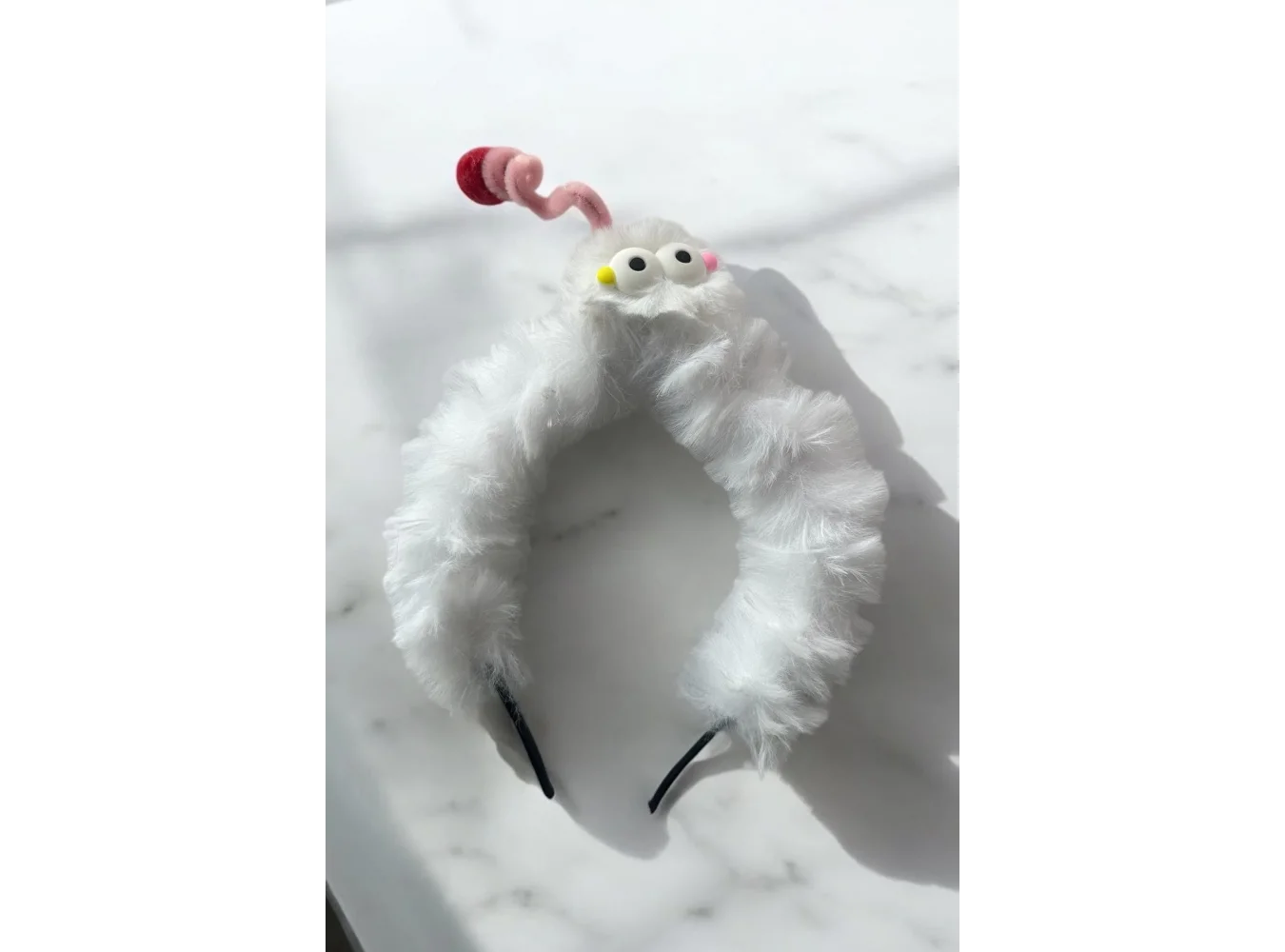 Beyaz Renk Canavar Figürlü Çocuk Taç