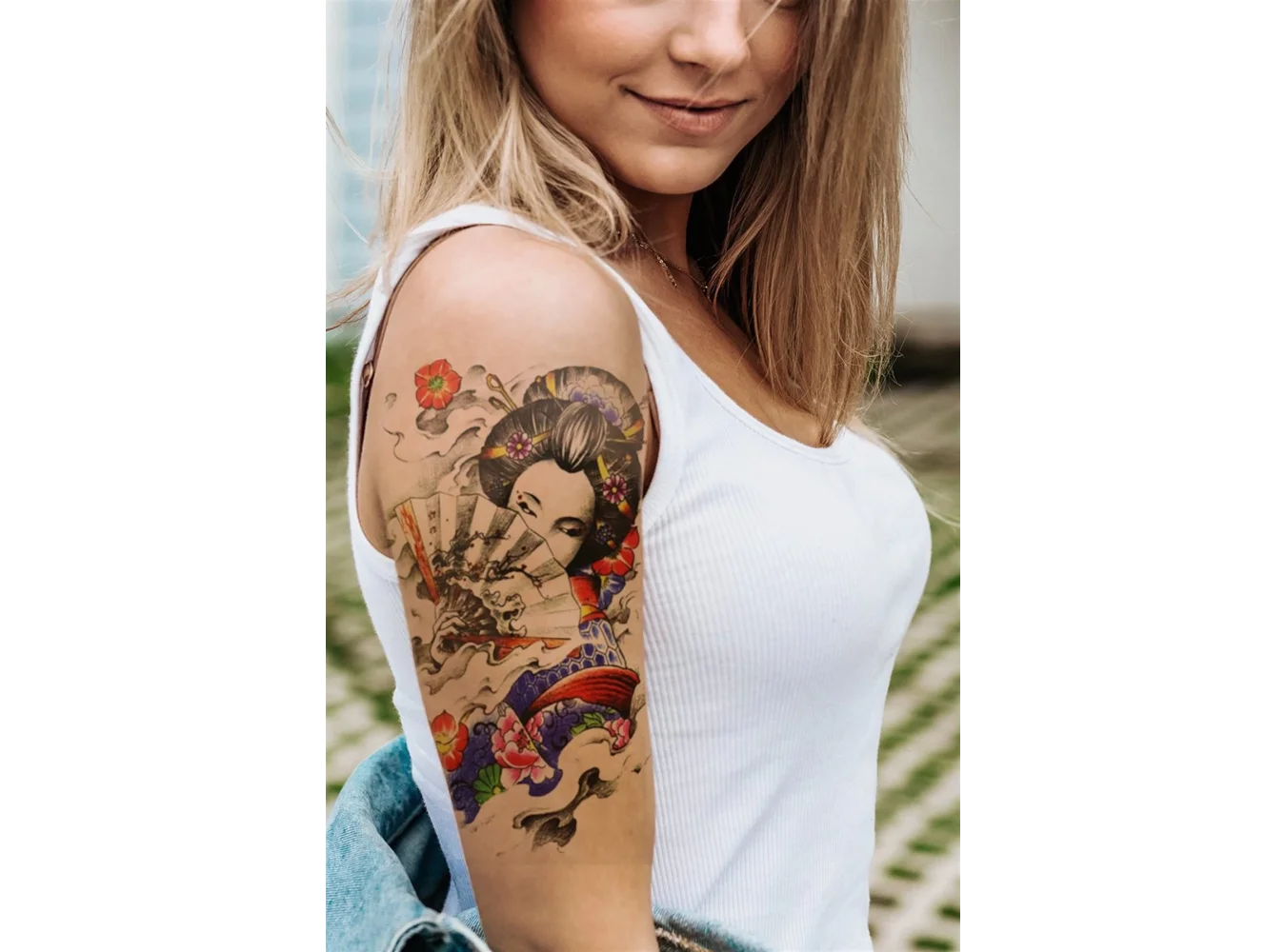 Geçici Kadın Modelli Dövme Tattoo