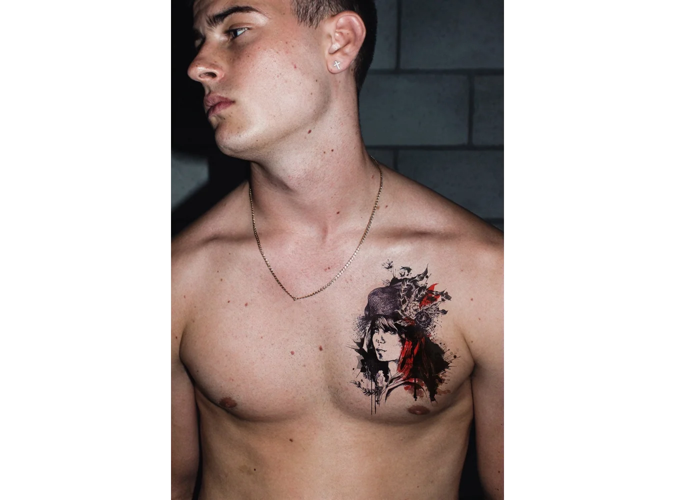 Geçici Kadın Modelli Dövme Tattoo