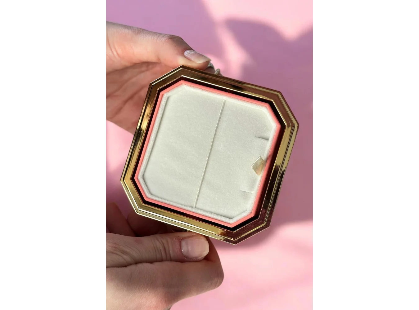 Pembe Renk Gül Figürlü Karton Çanta Hediyeli Hediye Kutusu