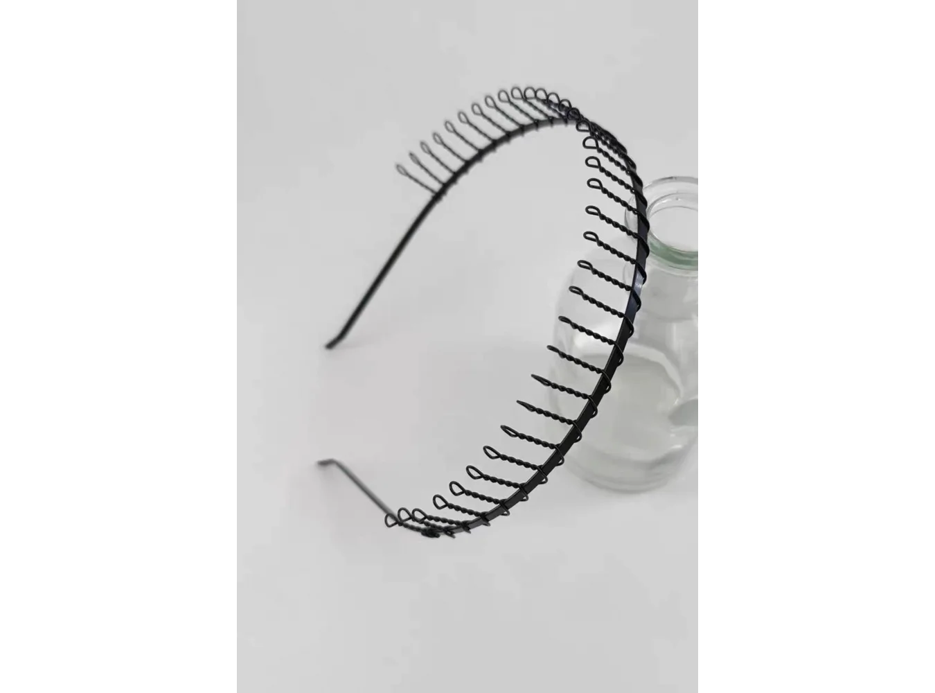 Siyah Renk Metal Taç