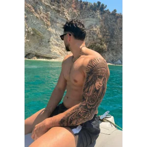 Aslan Ve Kız Figürlü 12 Saat Sonra Kararan Geçici Kol Dövme Tattoo