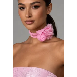 Açık Pembe Renk Çiçek Detaylı Choker Kolye