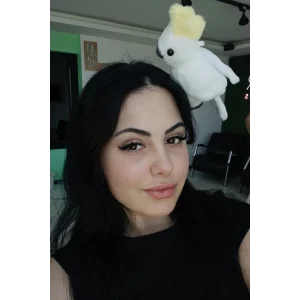 Beyaz Ve Sarı Renk Papağan Figürlü Taç
