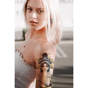 Geçici Kadın Modelli Dövme Tattoo