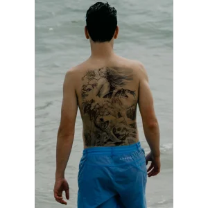 Geçici Kurt ve Kadın Modelli Sırt Dövme Tattoo