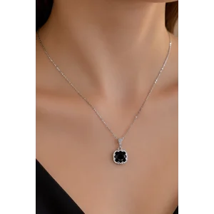 Gümüş  Renk  Taş Detaylı  Kolye