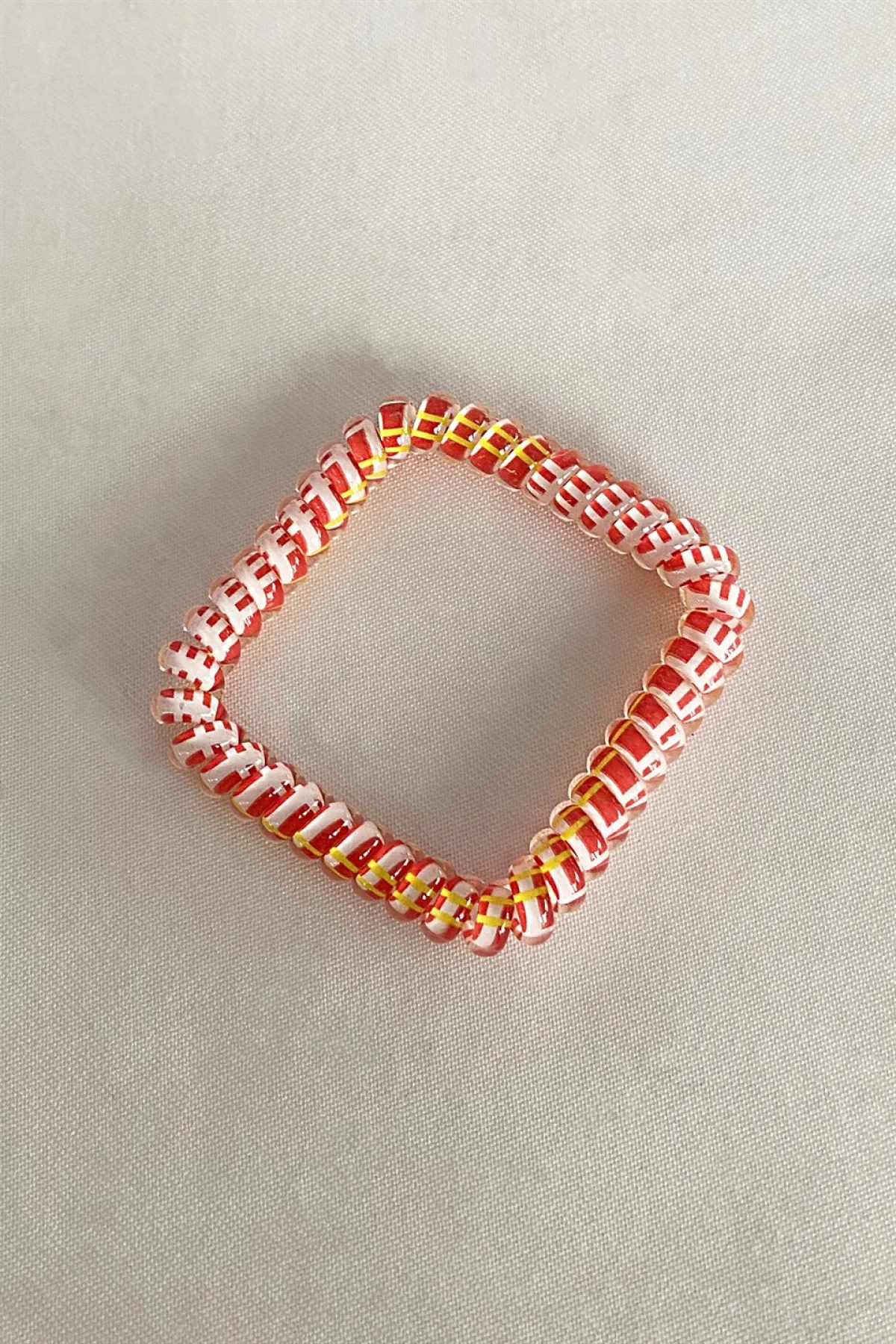Kırmızı Renk Helezon Lastik Toka