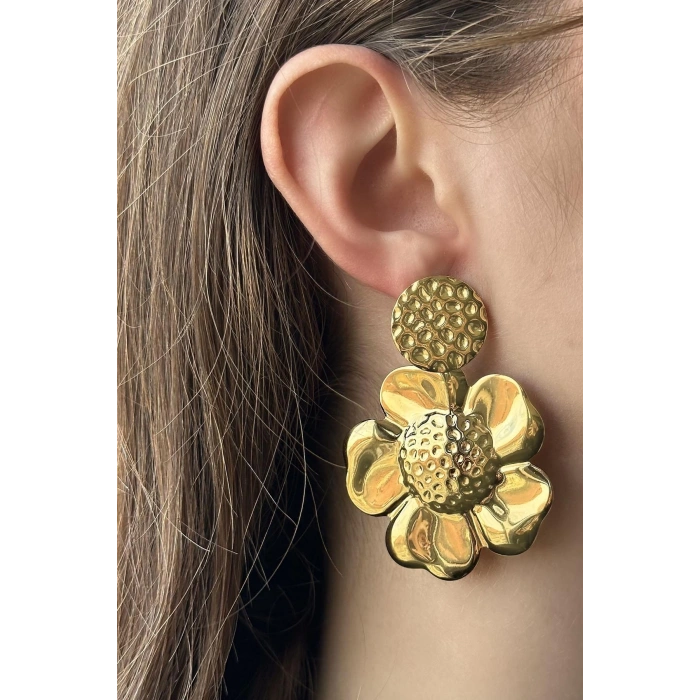 Altın Renk Çiçek Figürlü Çelik Küpe (Çift)