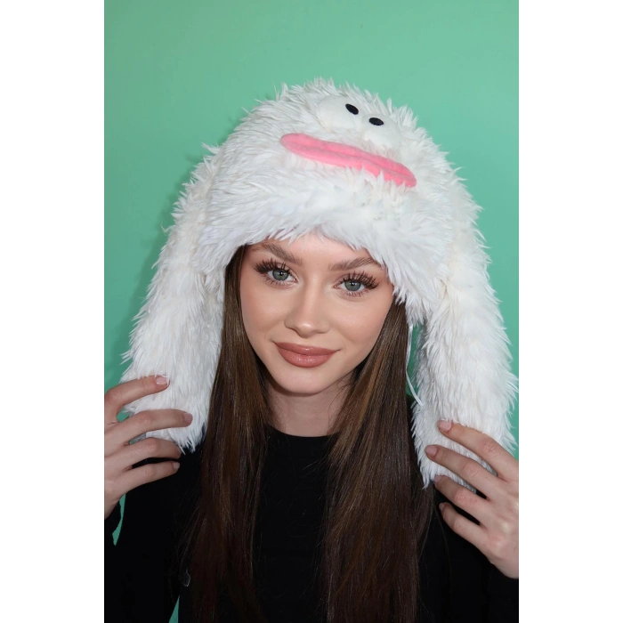 Beyaz Renk Canavar Figürlü Kulaklı Peluş Şapka
