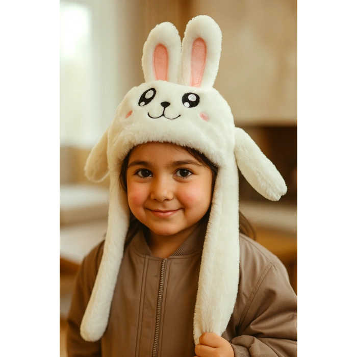 Beyaz Renk Tavşan Figürlü Kulakları Oynayan Peluş Şapka