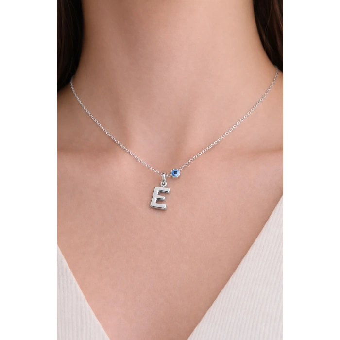 Gümüş Renk E Harf Çelik Kolye