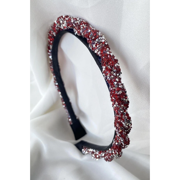 Kırmızı Renk Taş Detaylı Taç