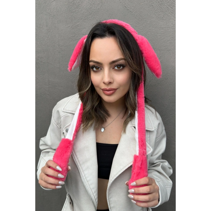 Koyu Pembe Renk Kulakları Oynayan Peluş Taç