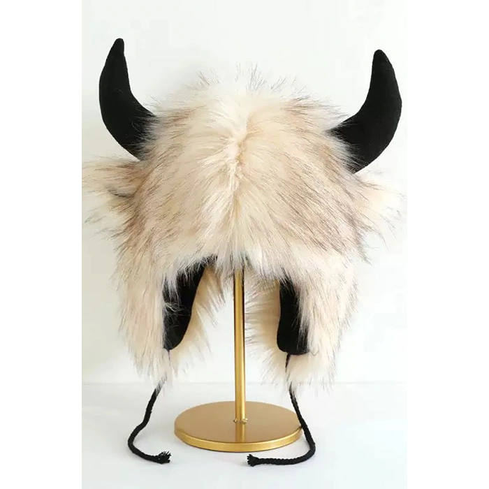 Krem Renk Boynuz Detaylı Peluş Şapka