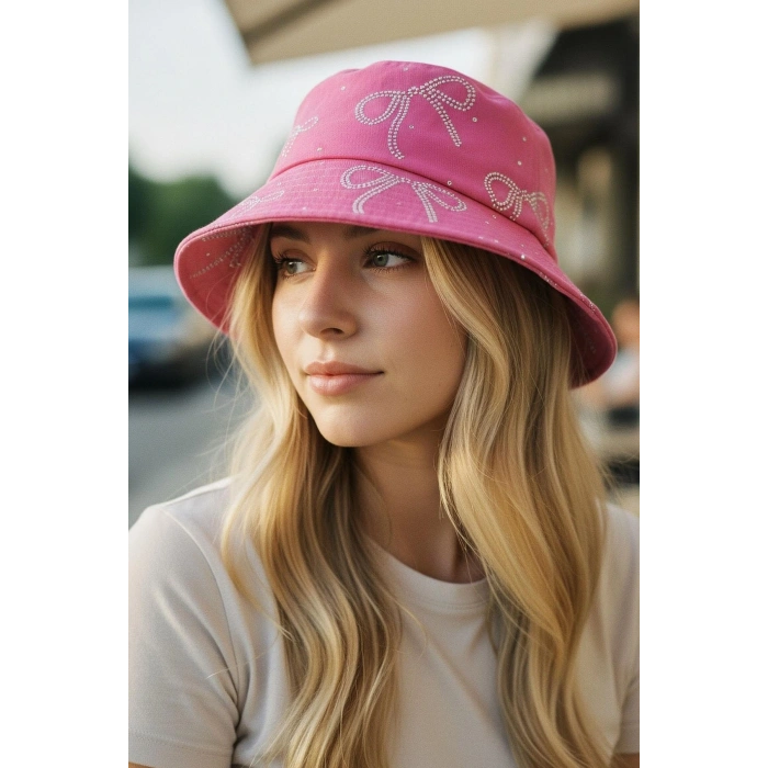 Pembe Renk Kurdele Figürlü Taş Detaylı Tasarım Şapka