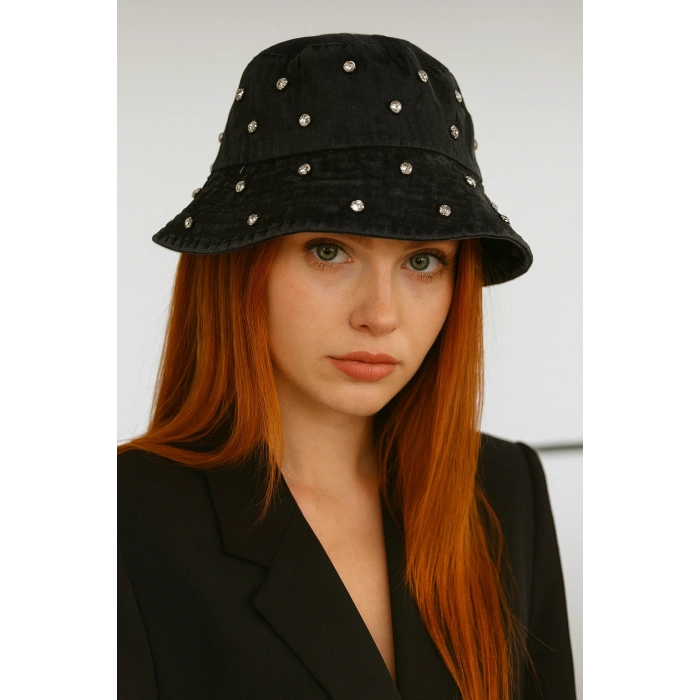 Siyah Renk Taş Detaylı Tasarım Şapka