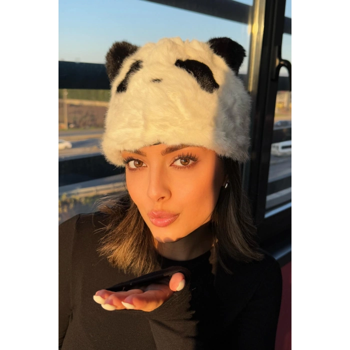 Siyah Ve Beyaz Renk Panda Figürlü Peluş Şapka